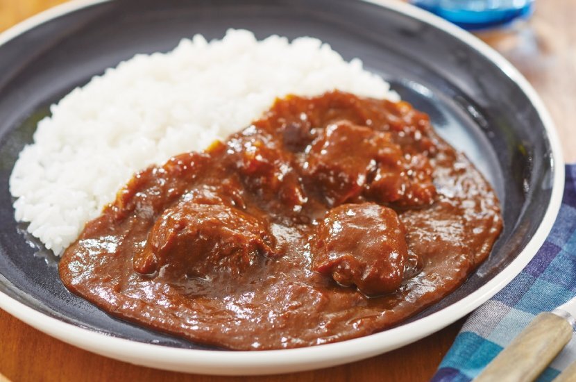 夏はカレーで暑さを吹き飛ばす！お取り寄せして食べたい、有名ホテルのカレーとご当地カレー6選