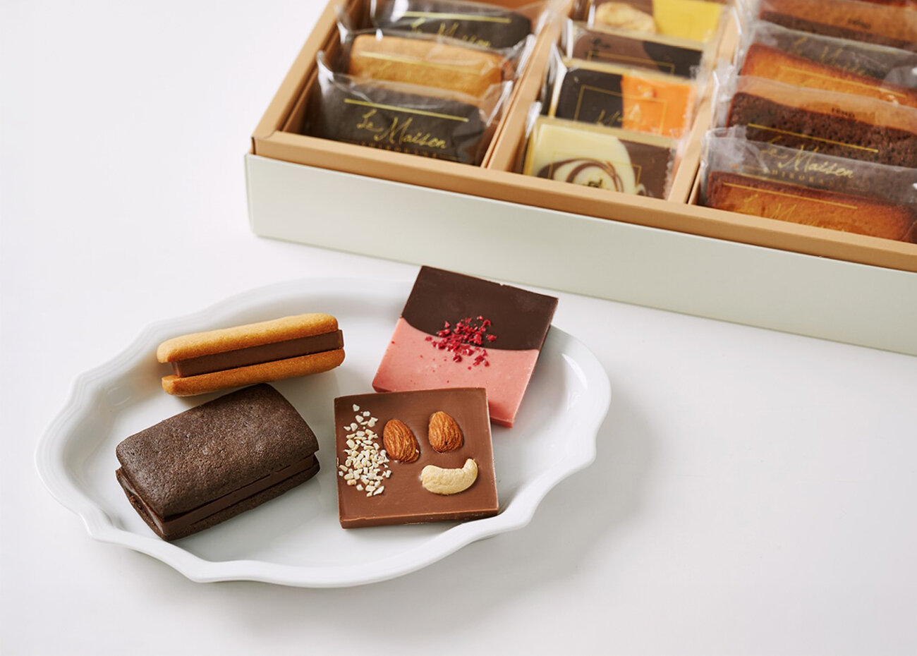 〈ラ・メゾン白金〉のショコラサンドは、上質なひとときにふさわしい格別な味わい。
