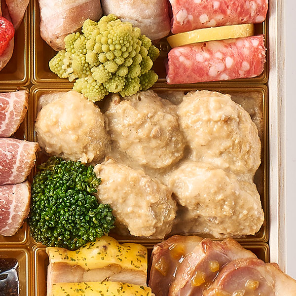 ミートボールデミグラスソース＋プラムの赤ワイン煮
