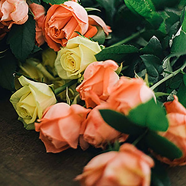ホシファーム 届いた姿でそのまま飾れるスタンディング薔薇ブーケ