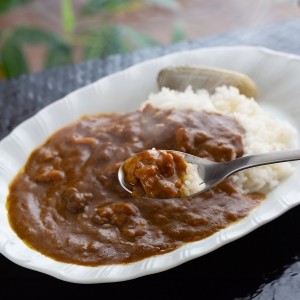 ［大阪］≪洋食Revo≫和牛すじカレー（レトルト・6箱）【全国うまいもの巡り】