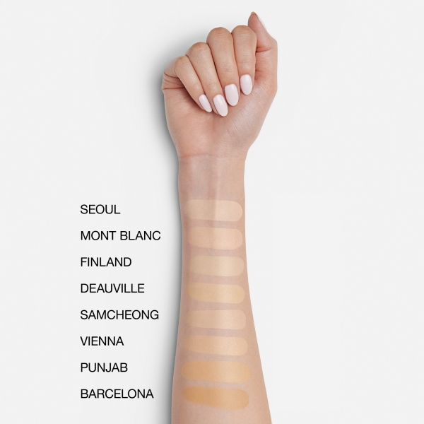 NARS ナーズ　ライトリフレクティング セラムクッションファンデーション 2個 ナーズ ライトリフレクティング セラムクッションファンデーション