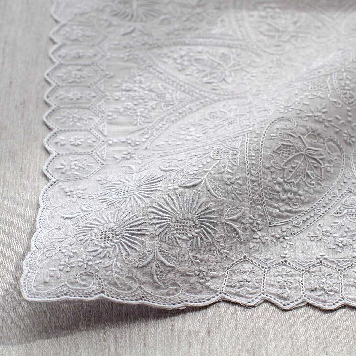 SWATOW（スワトウ） 手刺繍ハンカチ0614（ホワイト） | 東急百貨店