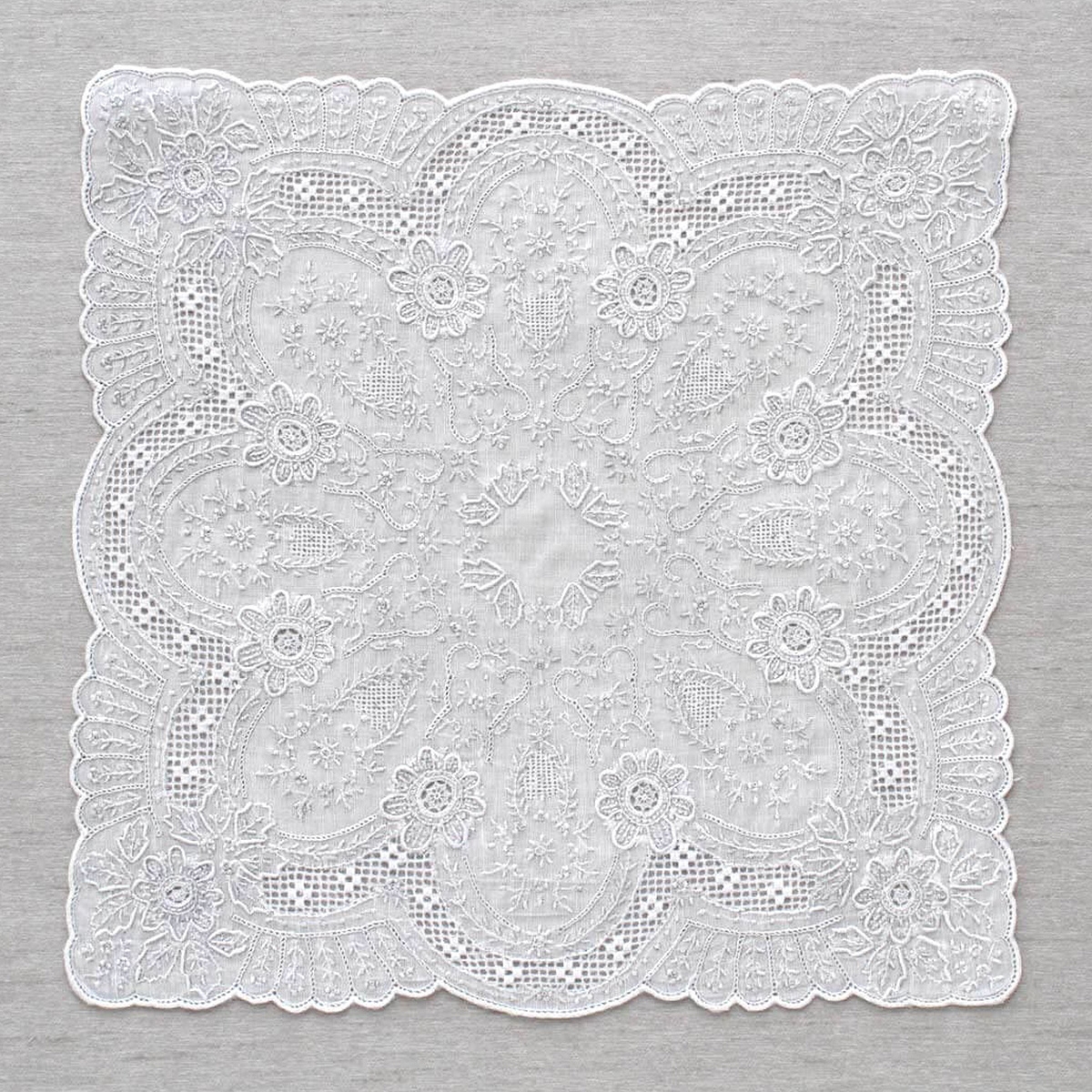 SWATOW（スワトウ） 手刺繍ハンカチ7202（ホワイト） | 東急百貨店