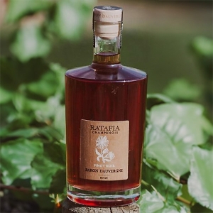 ≪バロン ドーベルニュ≫ラタフィア ド シャンパーニュ　（700ml）