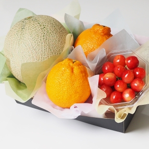 メロン・さくらんぼ・デコポン詰め合わせ