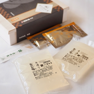 銅釜直火炊き本造りわらび餅（木箱） きな粉・きな粉