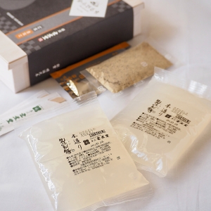 銅釜直火炊き本造りわらび餅（木箱） きな粉・ごま