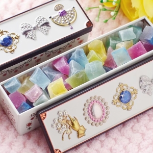 母の日《魔法の琥珀糖》白の宝石缶